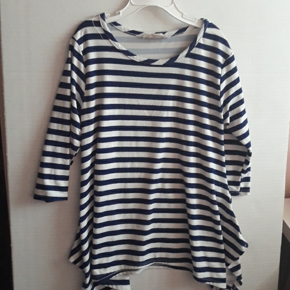 Navy blue and white shirt - Picture 2 of 2